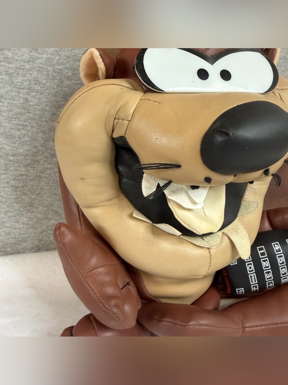 VTG TAZ the Tasmanian Devil TV Remote Control Holder Caddy Organizer Vinyl Plush - Picture 6 of 12